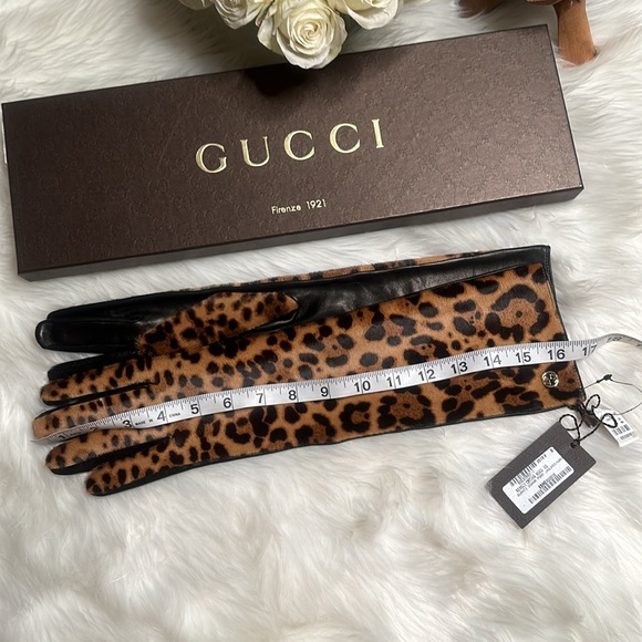 Gucci Leather and Calf Hair Animal Print Size 8 1/2 Gloves - Picture 4 of 10